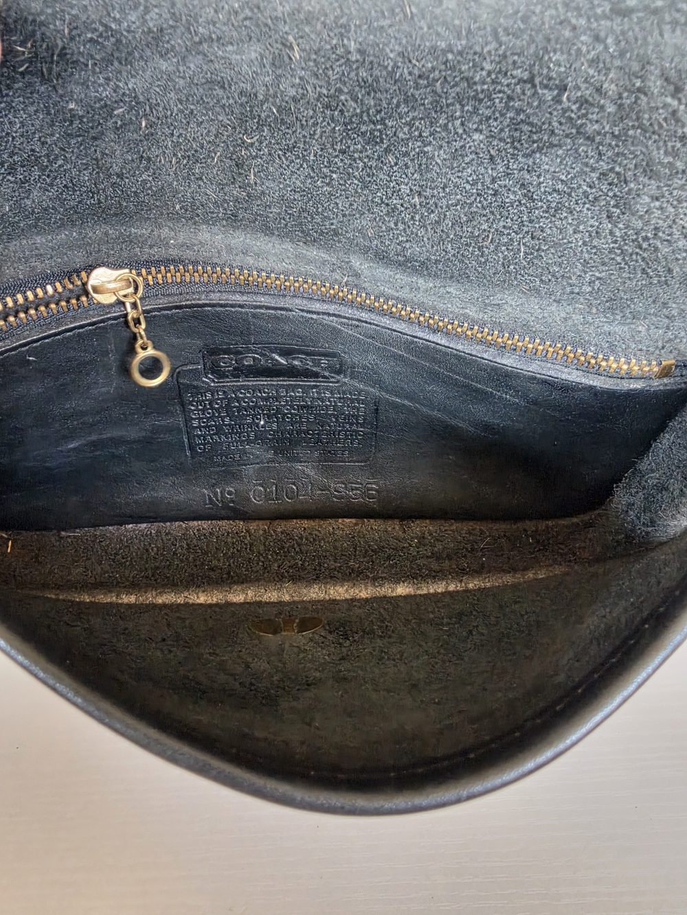 Vintage Coach Black Leather Shoulder Bag with Gold Turnlock - Picture 10 of 12
